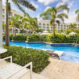 Pool Side King Room